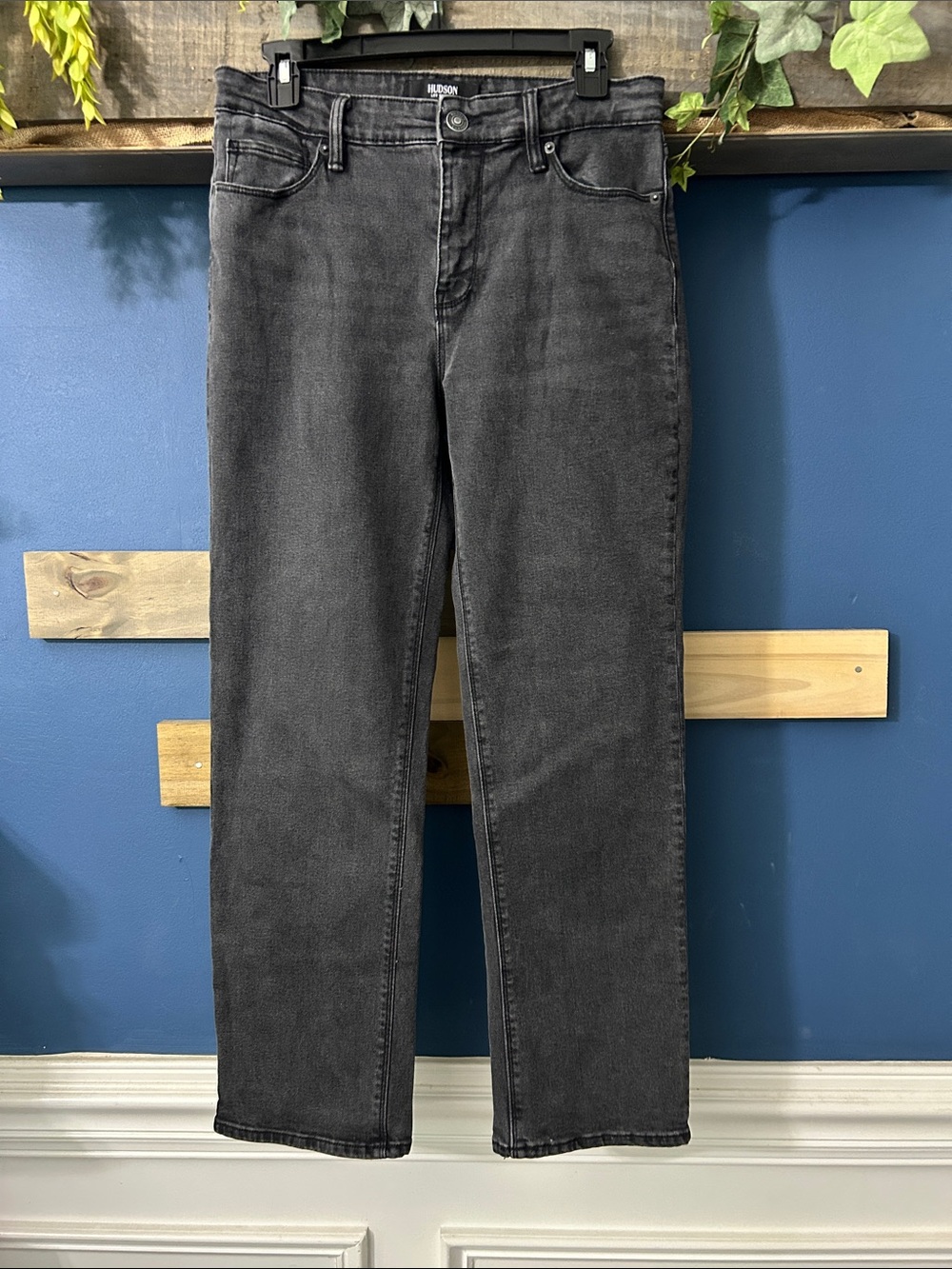 Hudson Jeans Women’s Charcoal Straight-Leg Jeans Size 8 NWOT